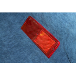 132 2°S.   PLASTICA ROSSA PER FANALINO POST. DX   ARIC