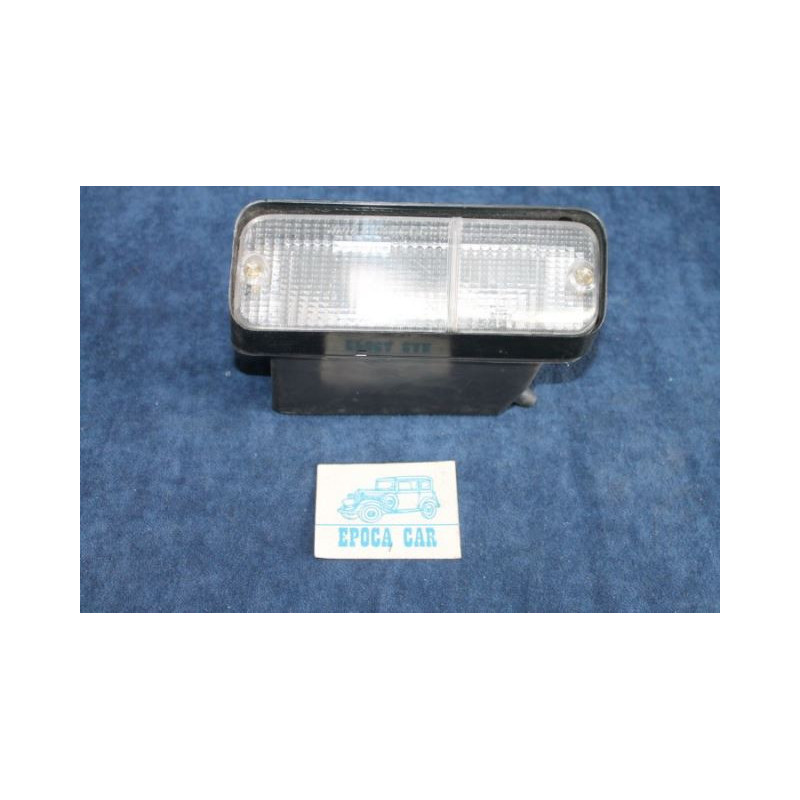 131   FRONT RIGHT LIGHT   ARIC