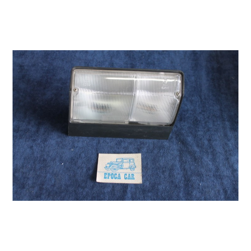 130 SEDAN  FRONT RIGHT LIGHT    CARELLO