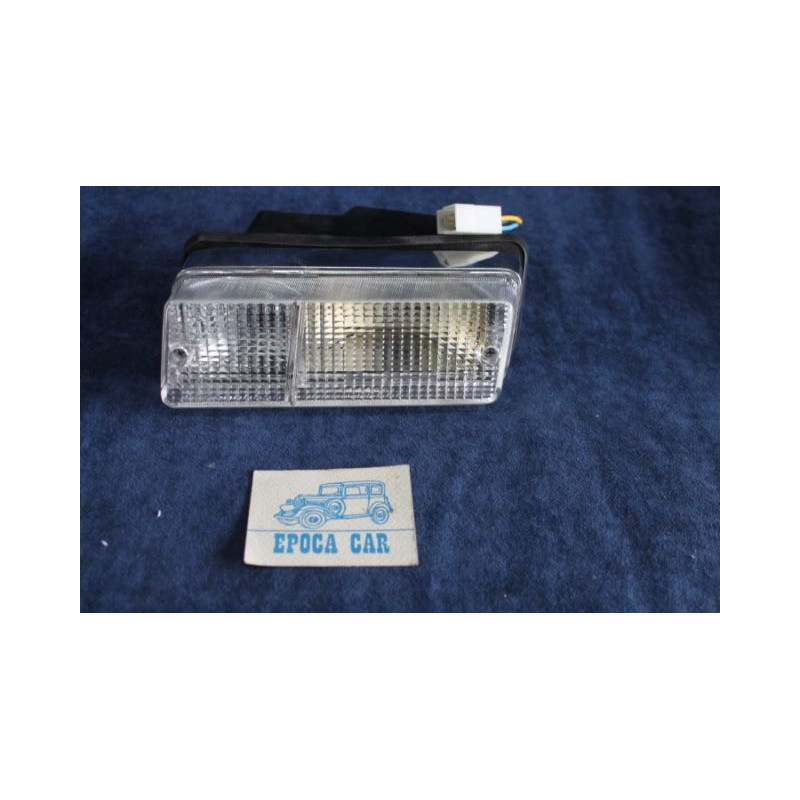 X 19 1° S    FRONT RIGHT LIGHT  (DISH YELLOVED)