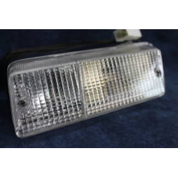 X 19 1° S    FRONT RIGHT LIGHT  (DISH YELLOVED)