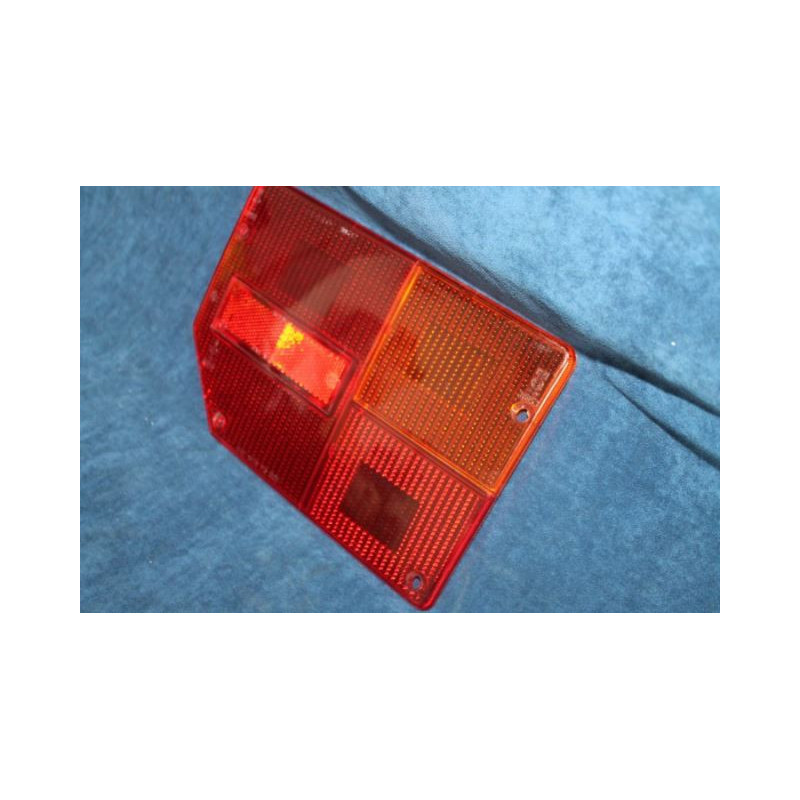 128 U.T.  PLASTICA PER FANALINO POST. DX   SIEM
