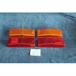 124 BERLINA '71  SET COMPLETO (4 PZ)  PLASTICHE PER FANALINI POST.   ARIC