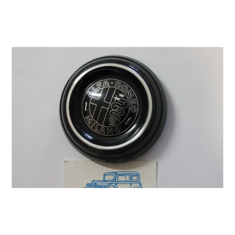 GIULIA BERLINA HORN BUTTON