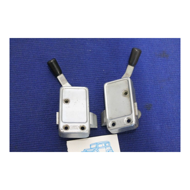 PAIR LATCHES  500 N D NOS NO MARKED SAFE