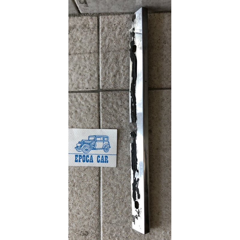 TRIM OUTSIDE VERTICAL REAR WINDOW USED EACH 