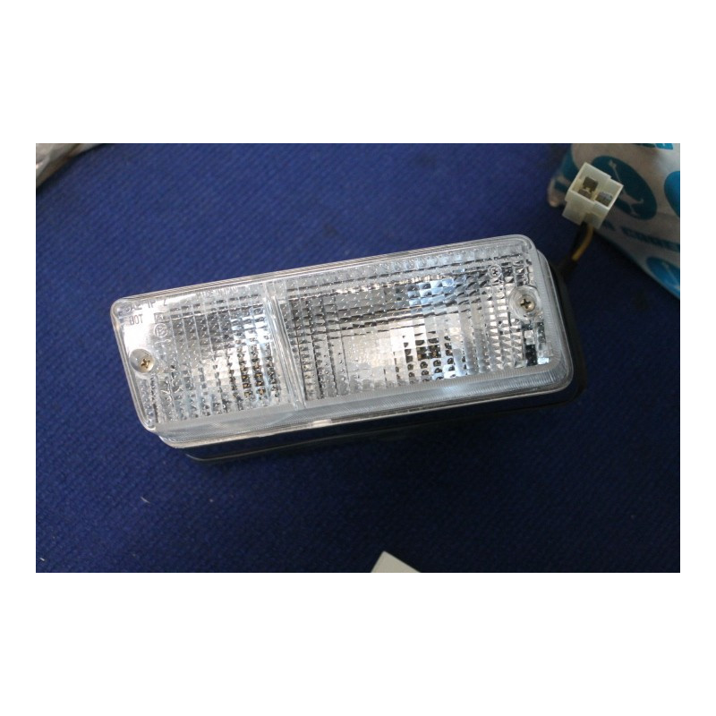 X 19 1° S    FRONT LEFT LIGHT   CARELLO