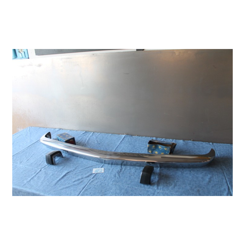 PEUGEOT 504 FRONT BUMPER WITH GUARDS 