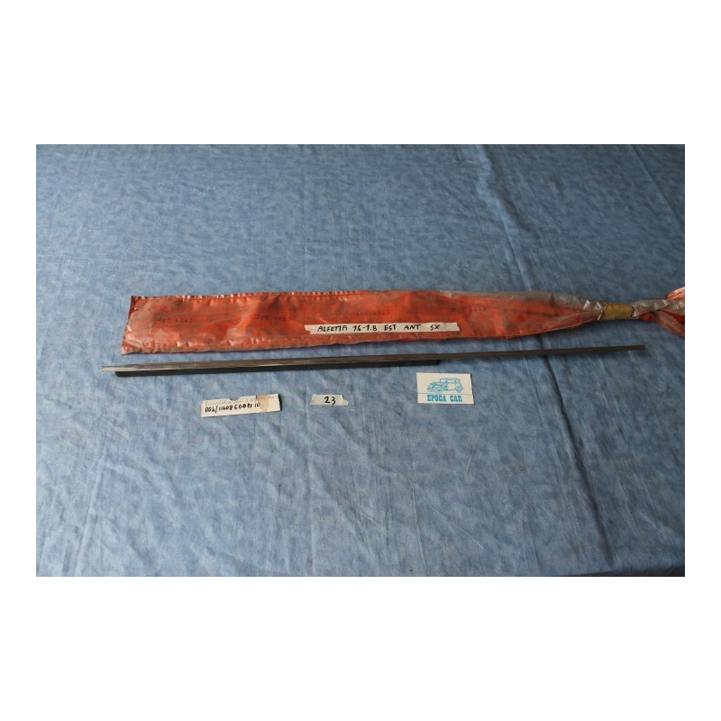 1.6 - 1.8 PROFILO RASCHIAVETRO  EXTERNAL FRONT  LH AR 116086002110