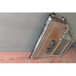 DOOR USED FRONT RIGHT RESTORED  ( 2  MODEL)