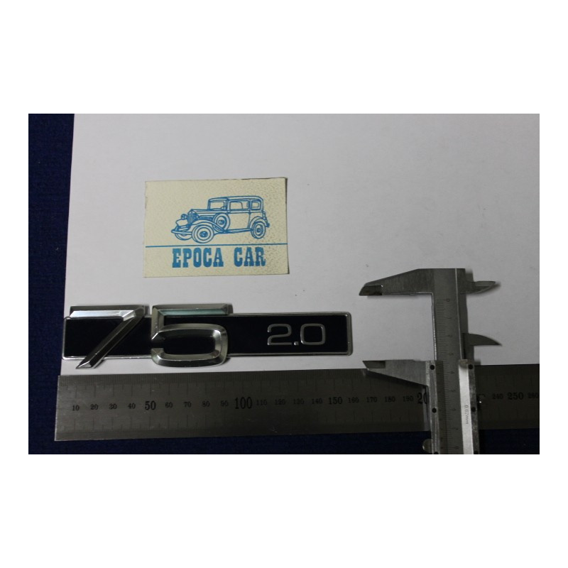 EMBLEM  " 75  2,0  "  METAL AND PLASTIC
