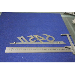 SCRITTA "645 N"  METALLO CROMATO