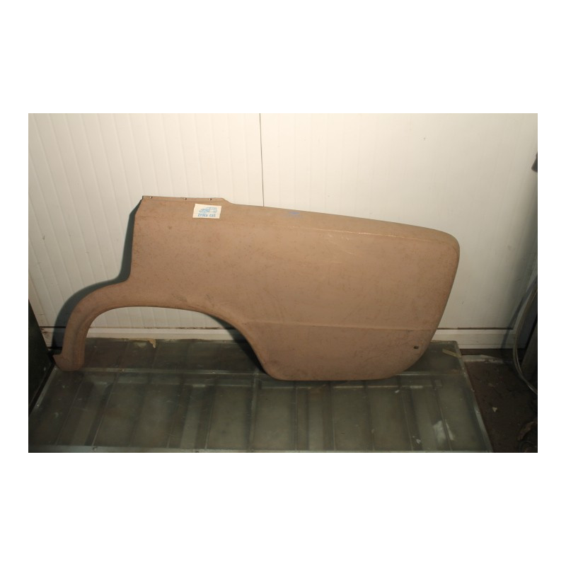 124   LEFT REAR FENDER  (4201562)
