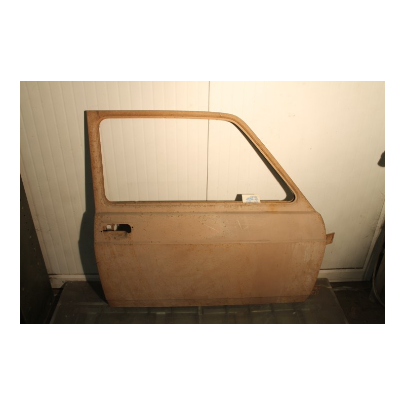 128 RALLY  RIGHT FRONT DOOR   4308442
