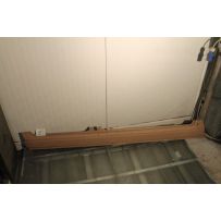 131  RIGHT DOOR SILL