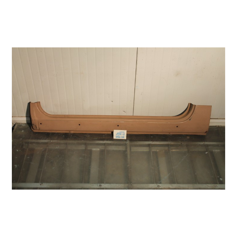 850  LEFT  DOOR SILL