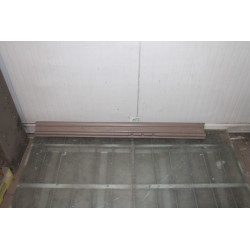 1100  103     RIGHT DOOR-SILL