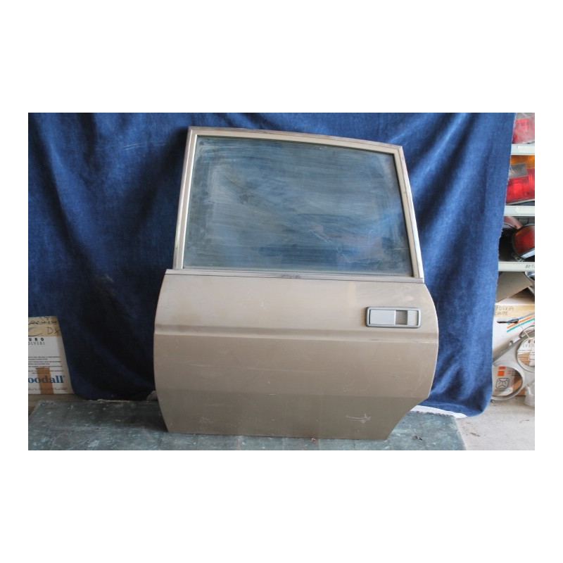 GAMMA BERLINA   USED REAR LEFT DOOR