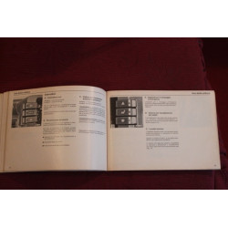 AUDI 80      USE AND SERVICE BOOK (1980) IN ITALIAN  cover with little defect.
