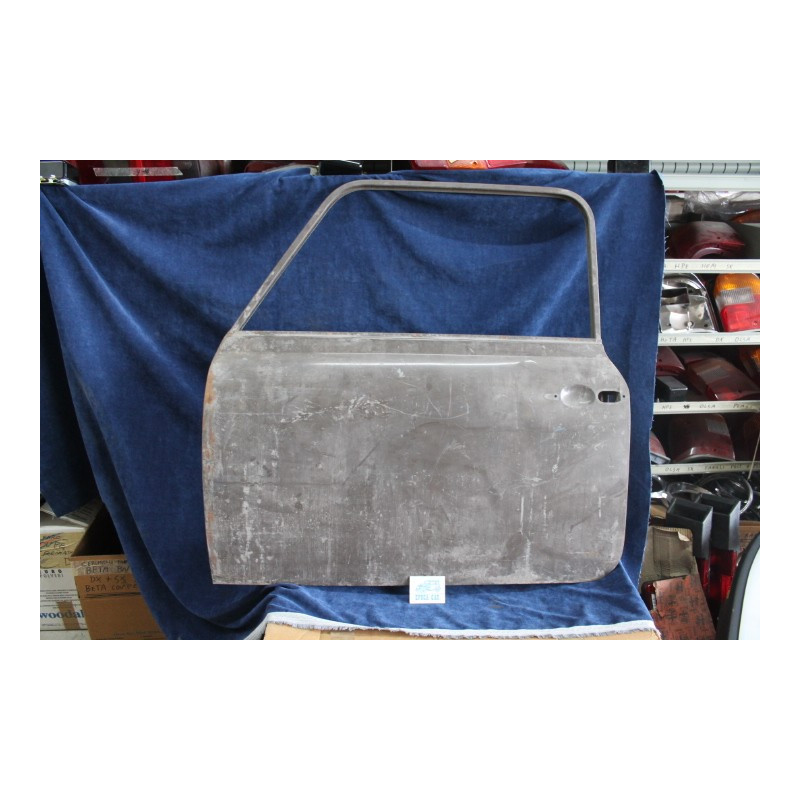 MINI   LEFT DOOR  (LITTLE DENT)